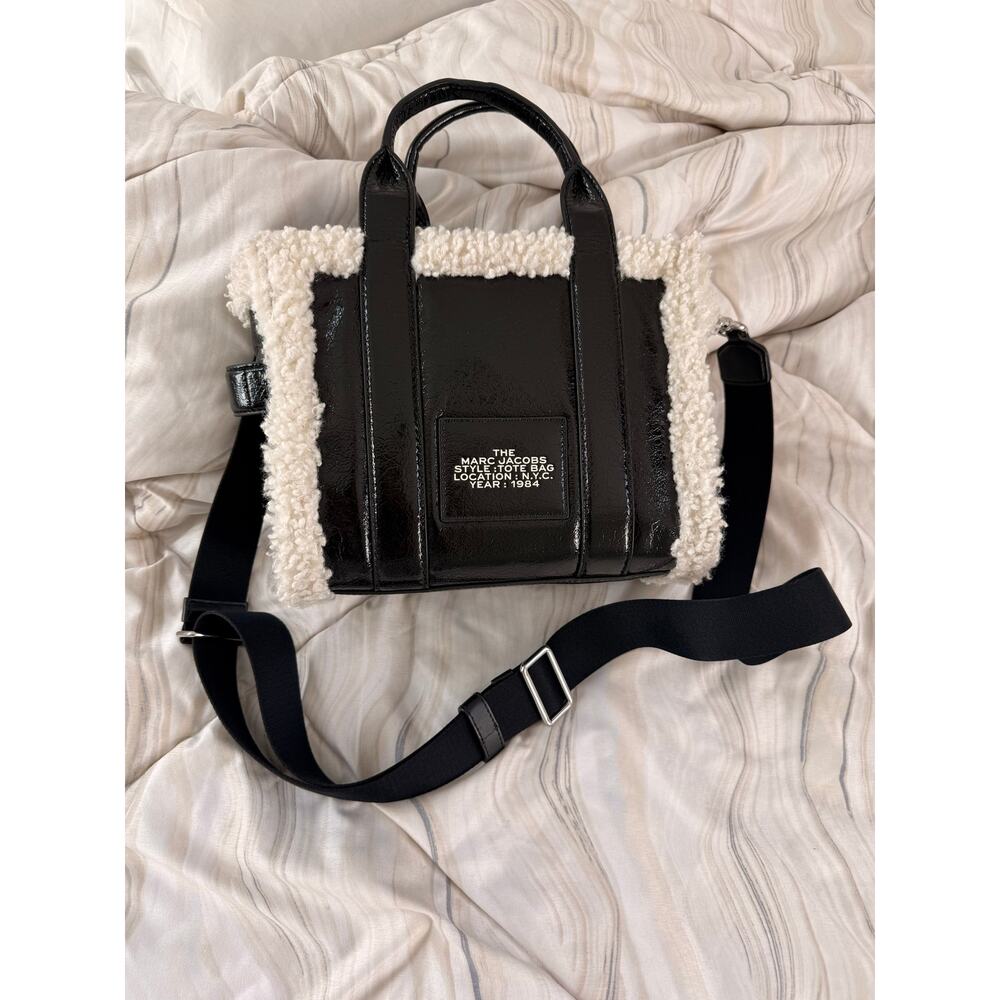 Marc Jacobs The Crinkle Leather Tote Bag Limited Collection Medium Shearling - Picture 2 of 4